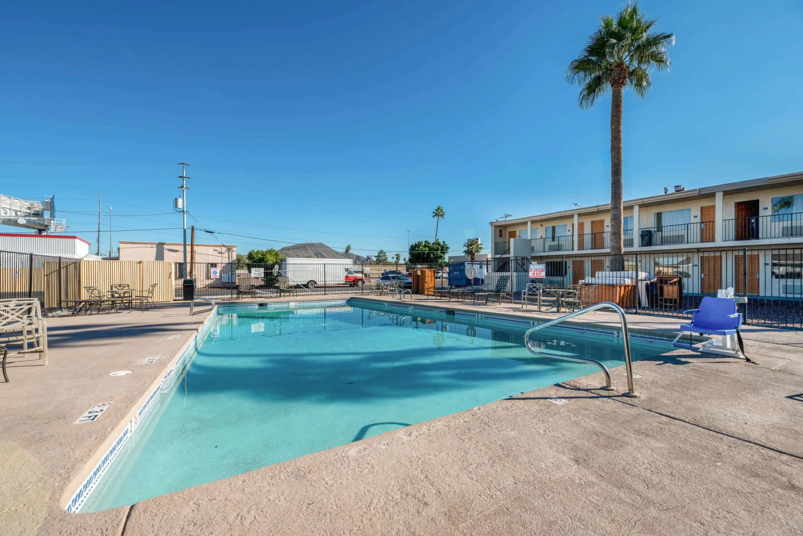 Econo Lodge Phoenix North I-17