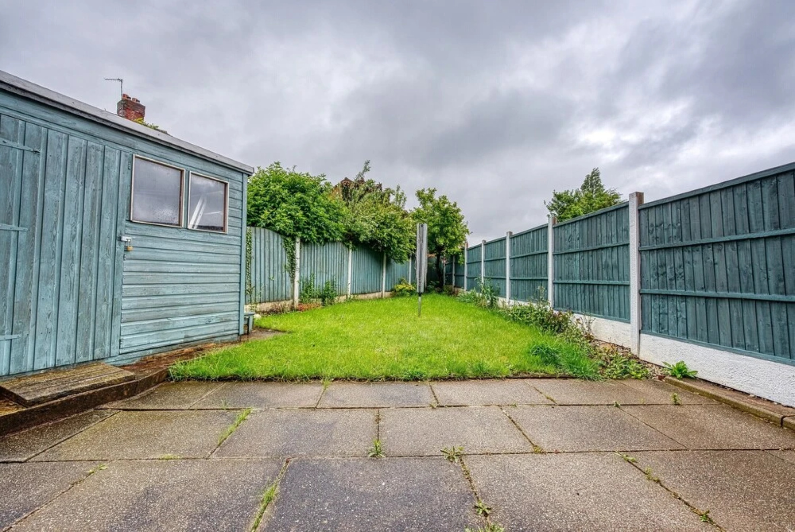 Modern 3 Bedroom 2 Bath Hse with Parking
