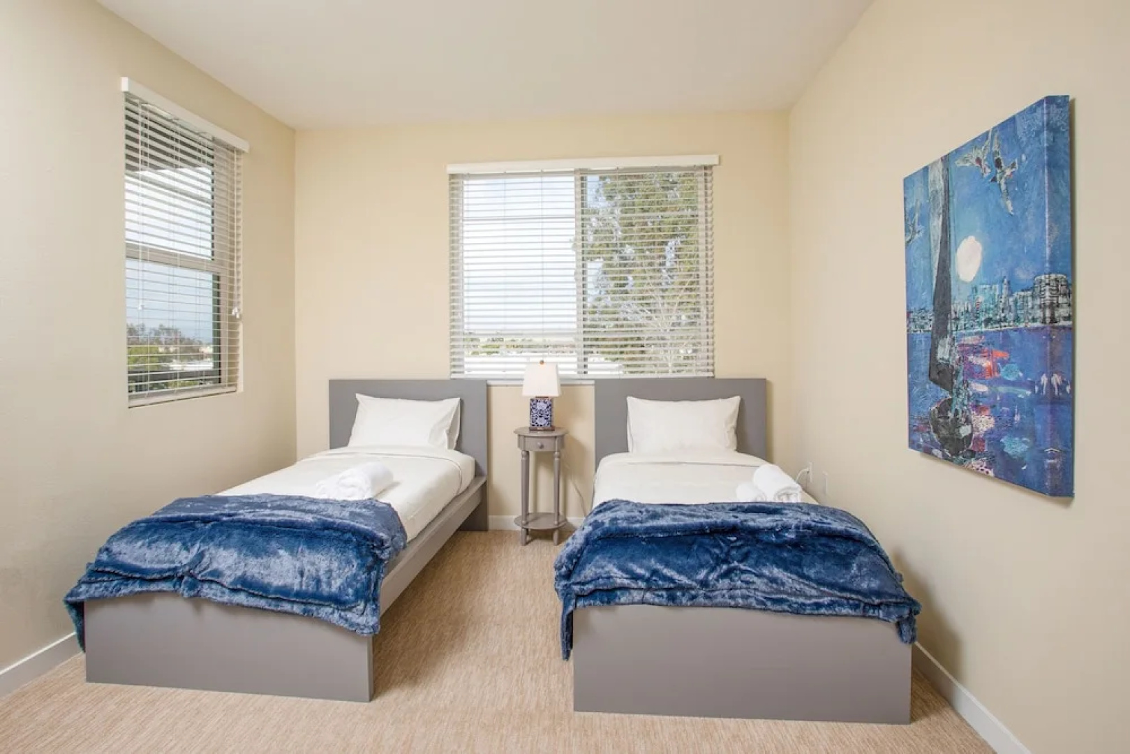 Irvine Deluxe Design Suites by A