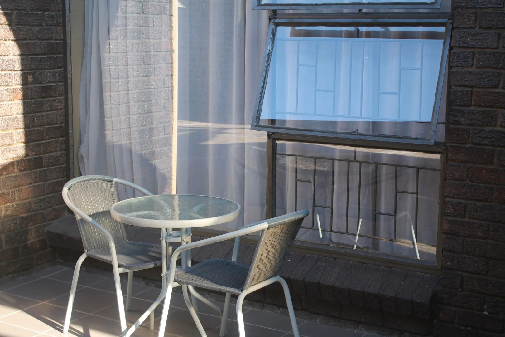 Sleep-Time Guest Lodge