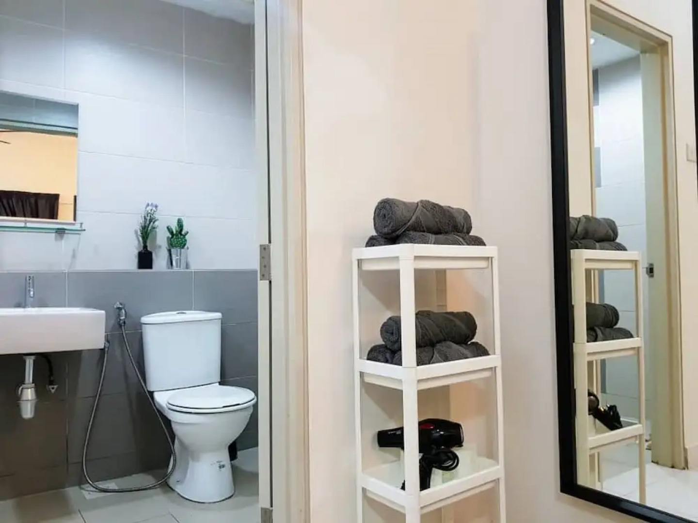 Puchong 8-12 pax Cozy Apartment IOI