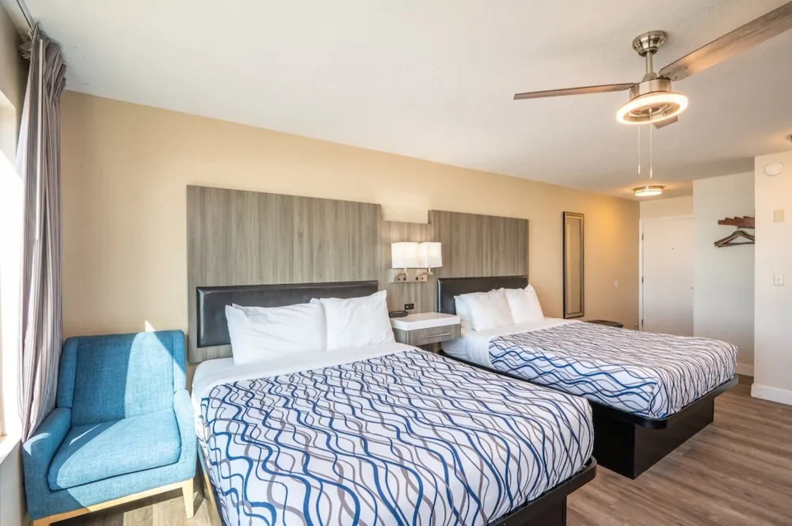 Sailor Jack's Oceanfront Inn