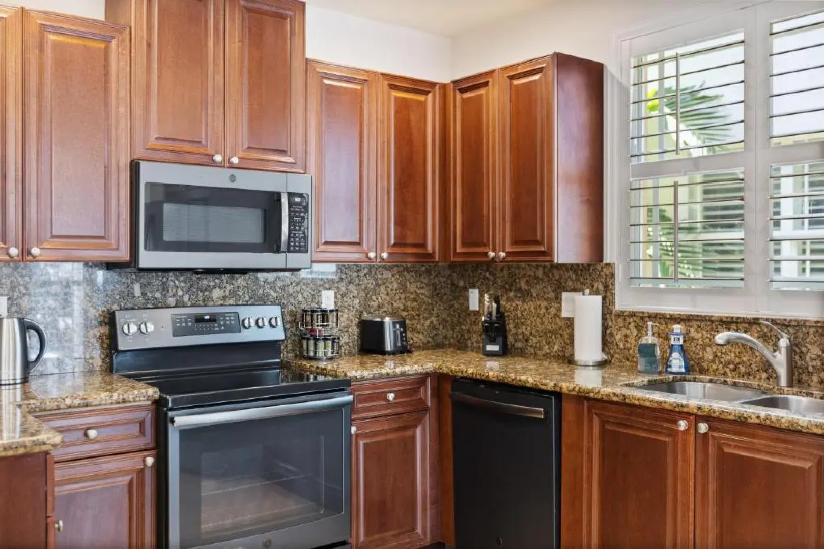 Luxury Spanish Villa 4 Bedroom 4 Bathroom Pool Sunny Isles