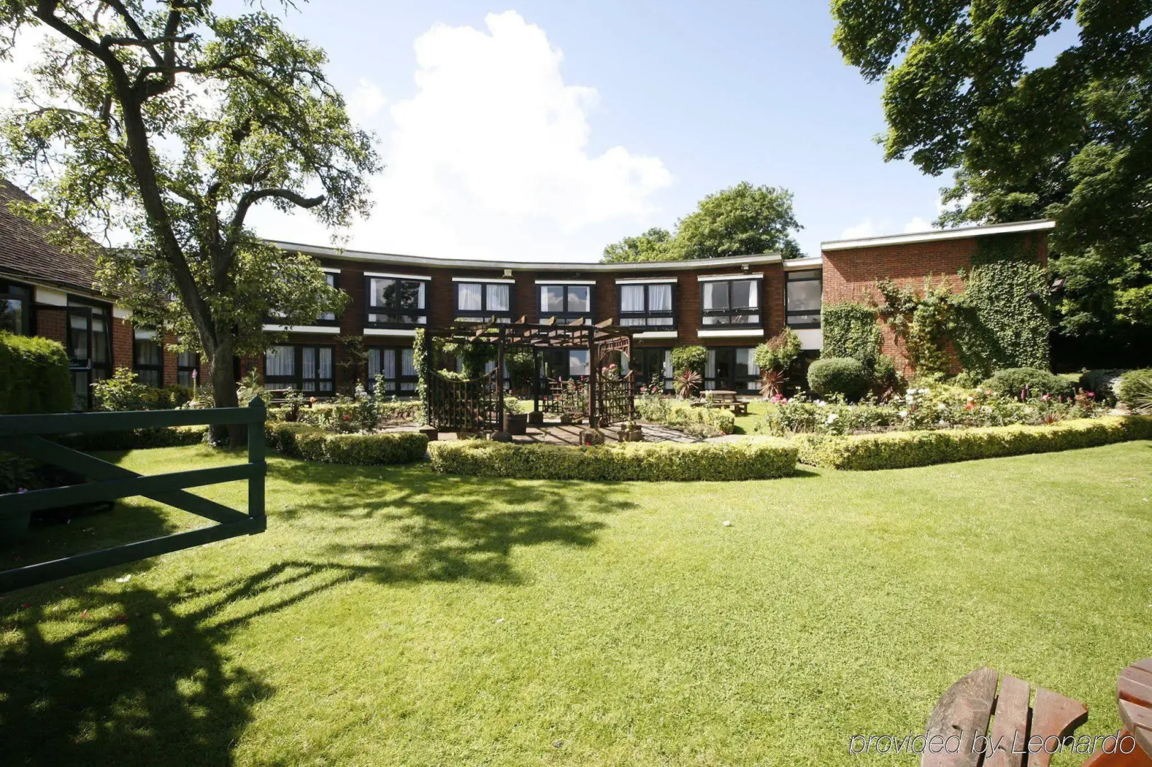 Legacy Rose and Crown Hotel