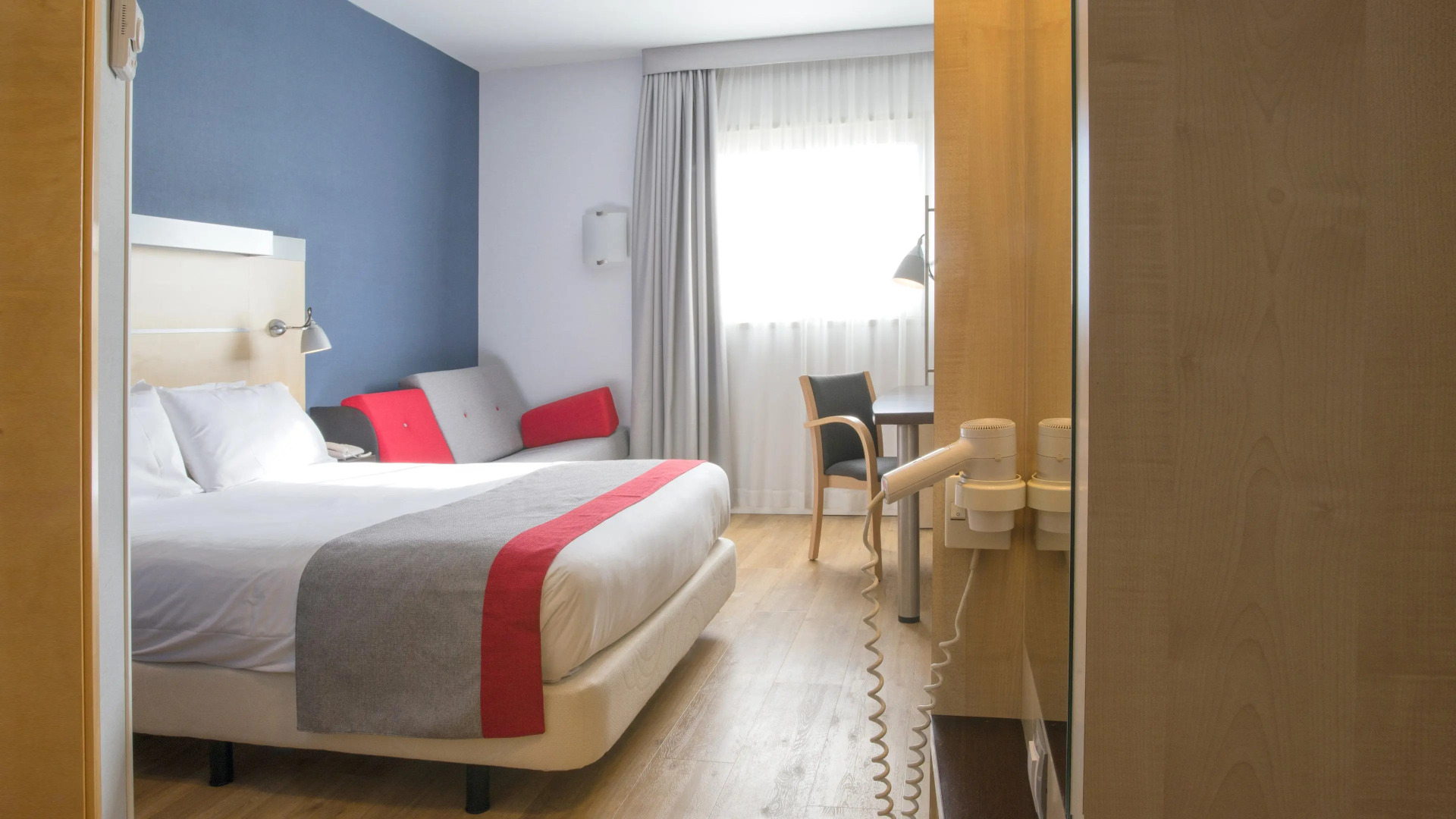 Holiday Inn Express Barcelona - Molins de Rei by IHG