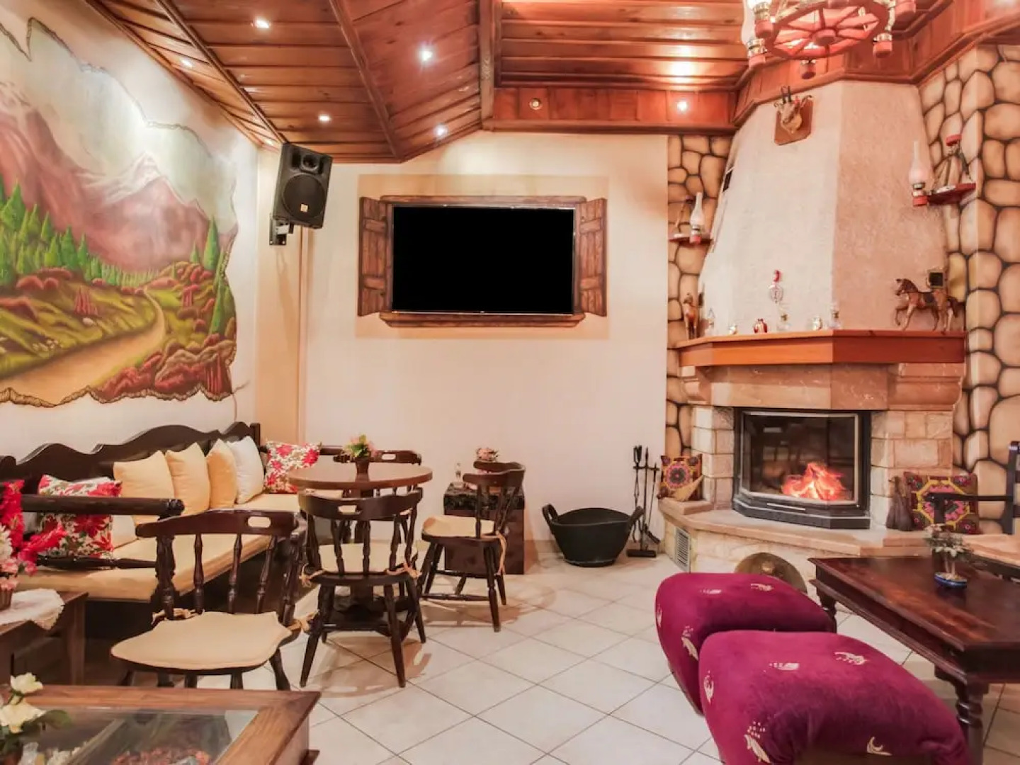 Elegant Holiday Home in Stournareika With Balcony