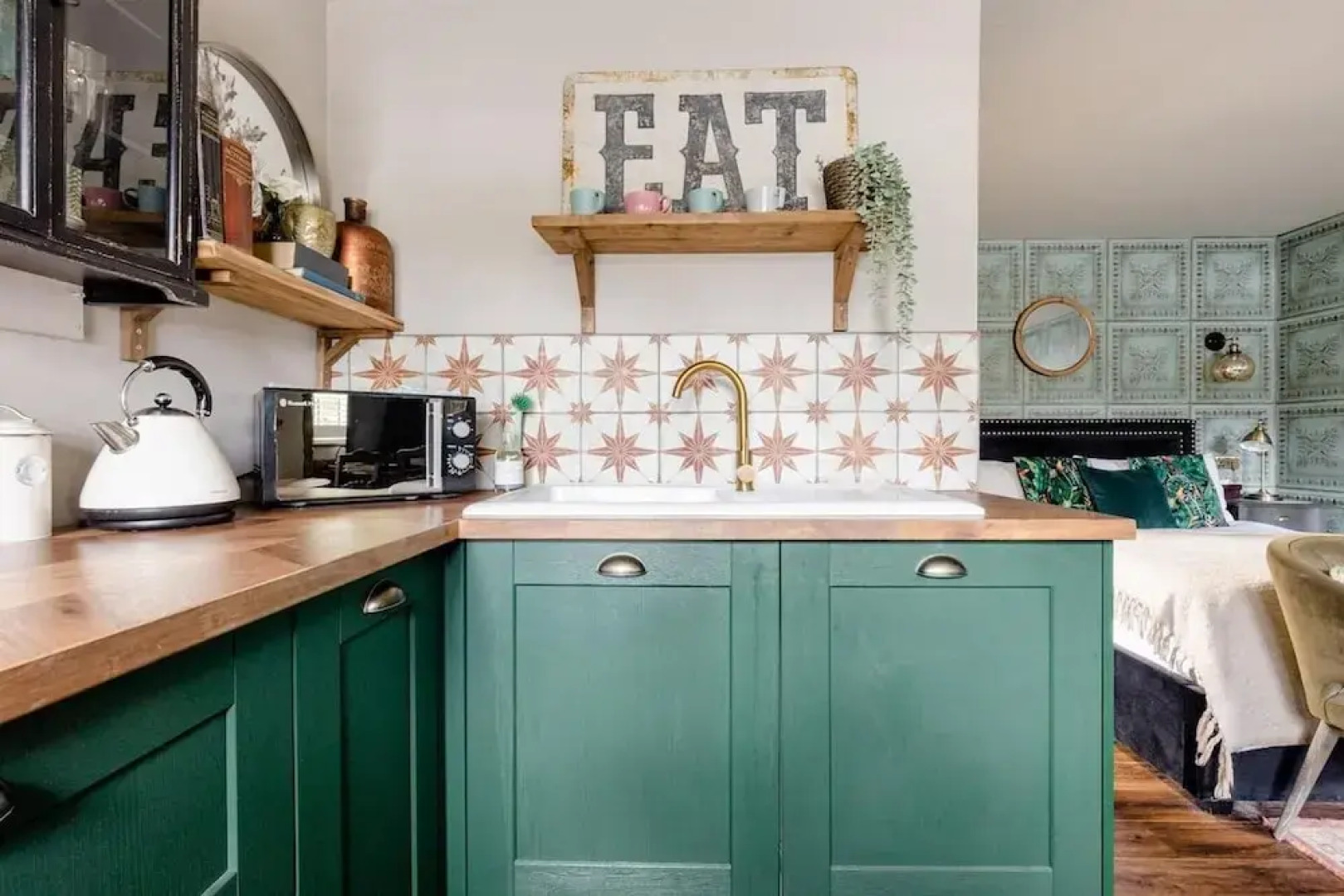 1 Bed Studio Sleeps 2 -patio -garden -dogs Ok