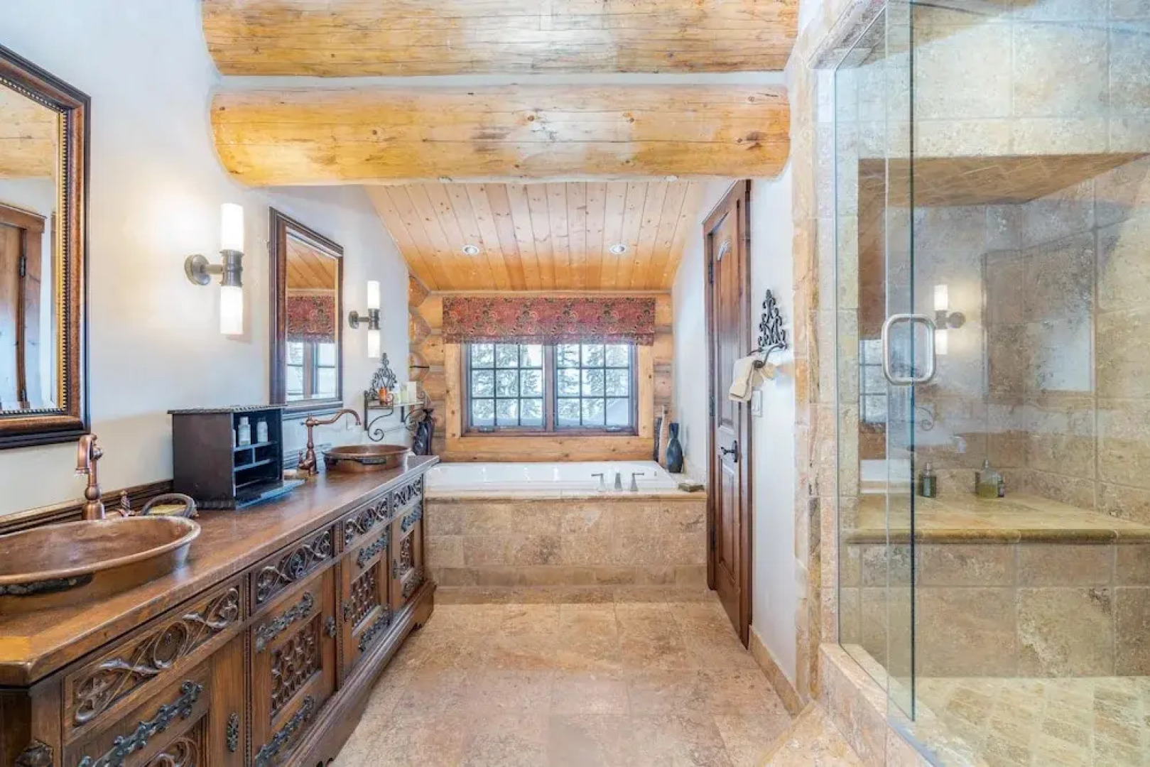 Hilltop Hideaway - Expansive Views From This Private Estate, Hot Tub, Pool Table