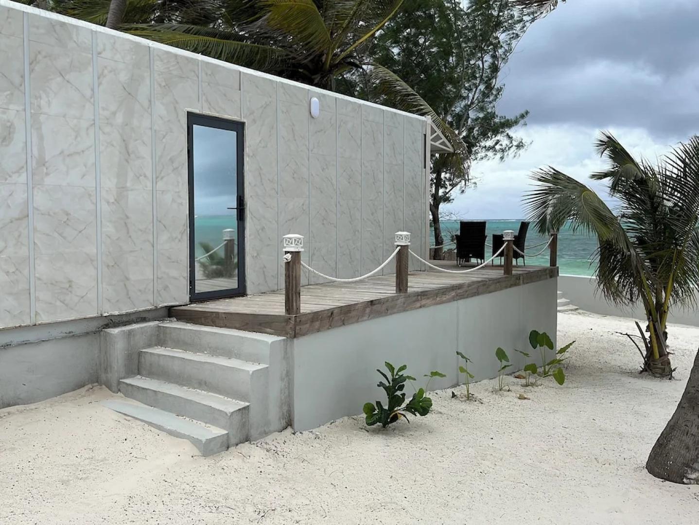 Zanzibar Beach House- West