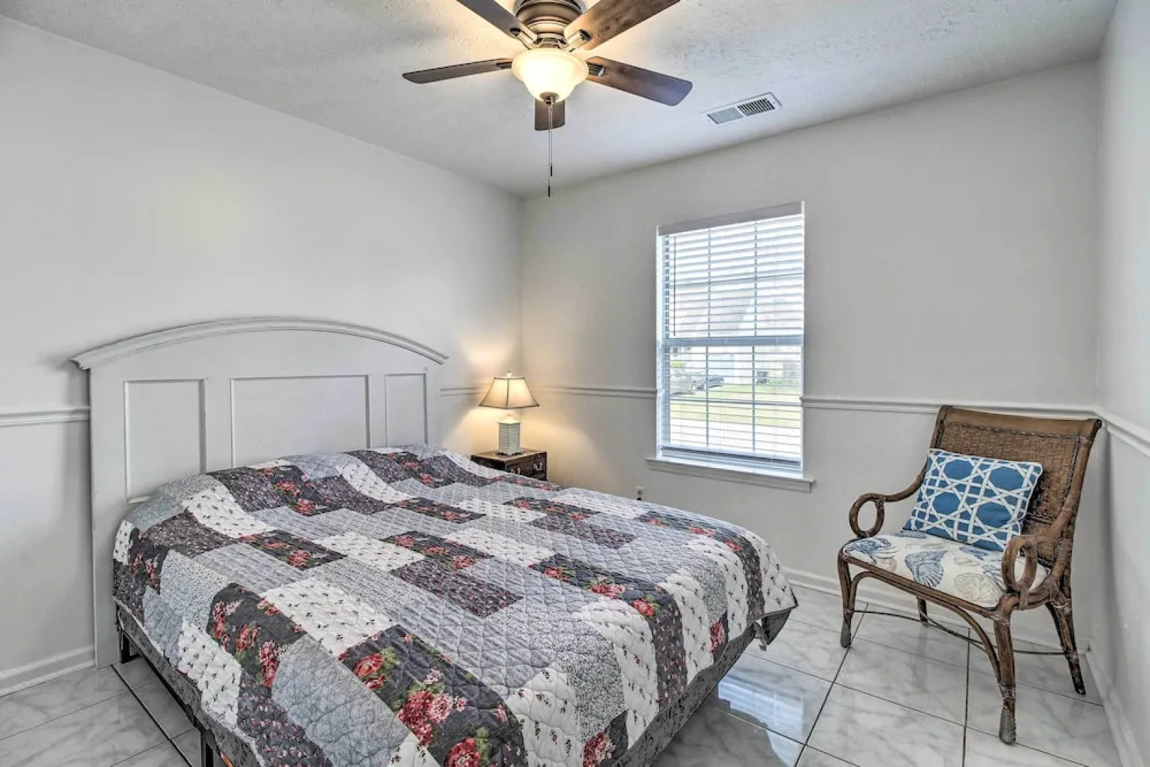 Home ~ 7 Miles to Savannah Historic District!