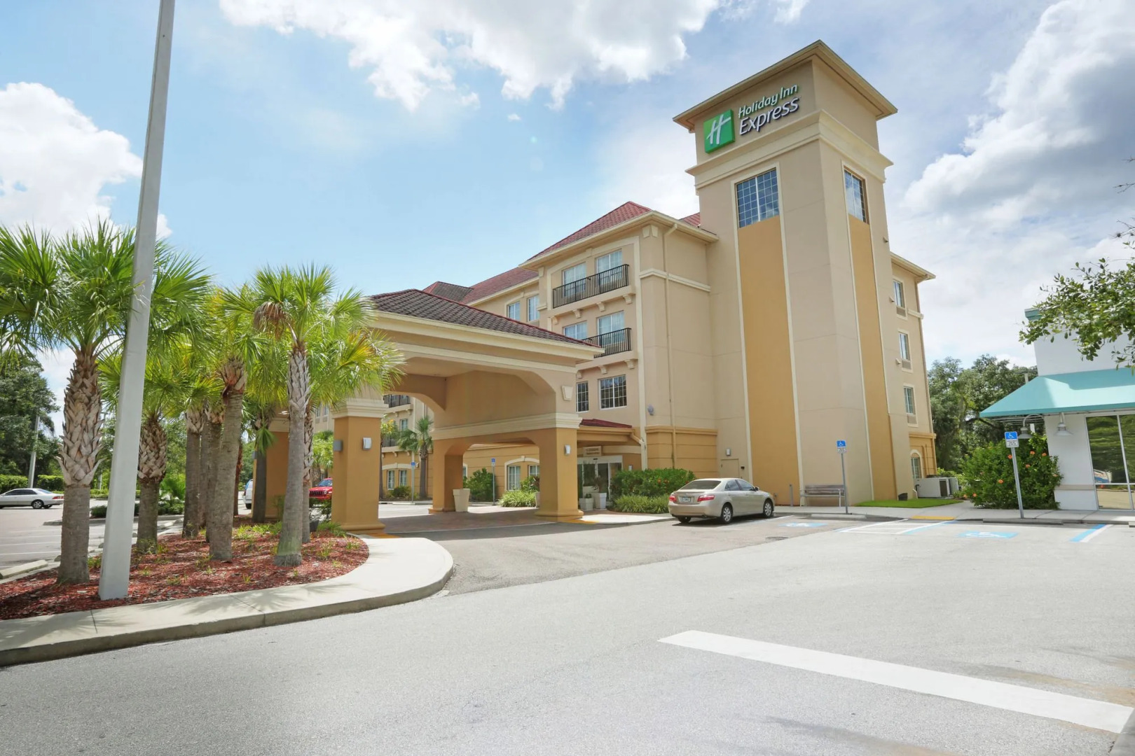 Holiday Inn Express Tampa N I-75 - University Area by IHG