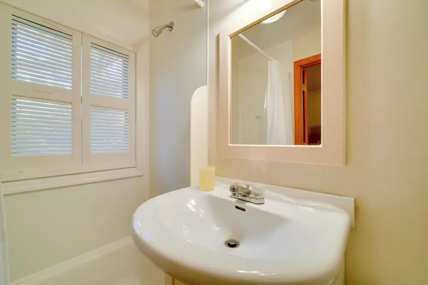 Spacious Kill Devil Hills Getaway w/ 3 Decks!