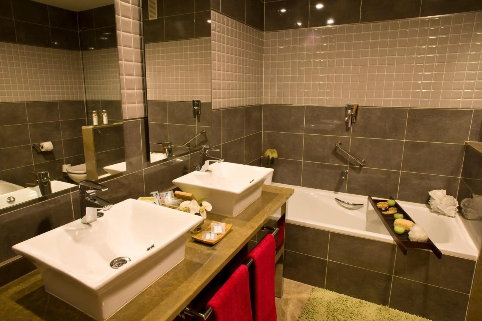 Holiday World Polynesia Hotel