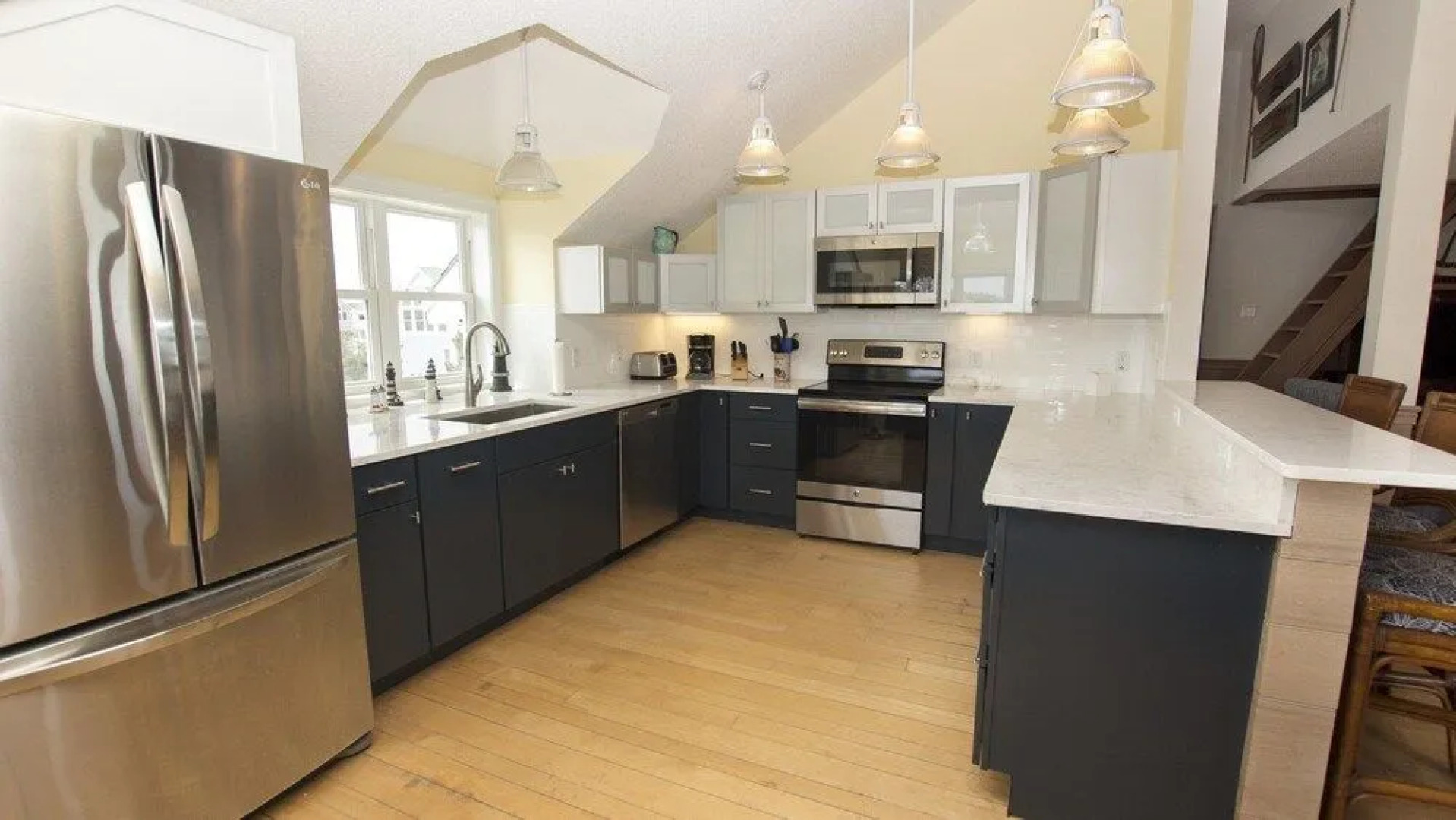 Life's a Beach - 6 Br Home