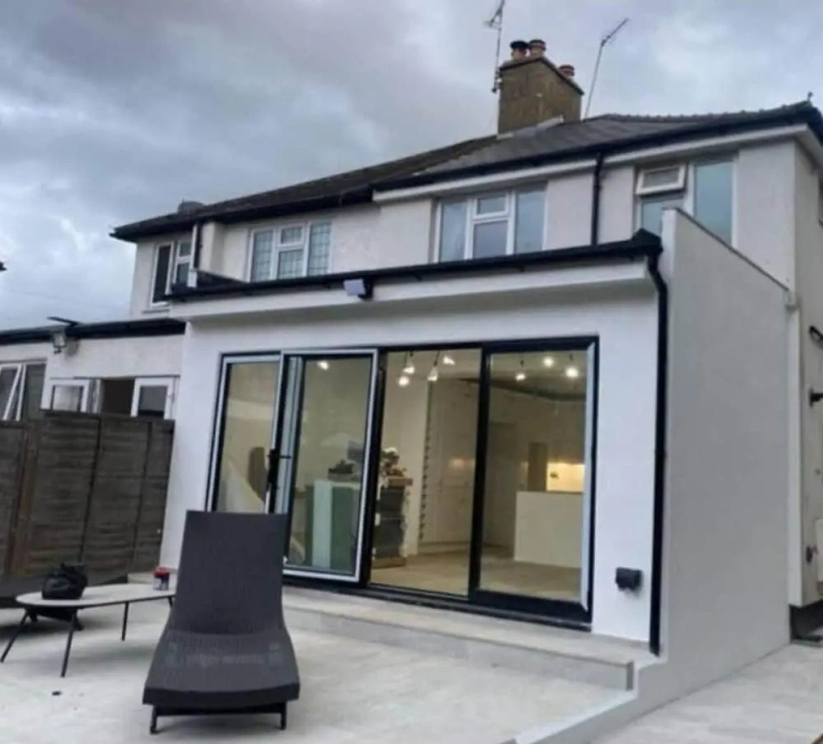 Lovely 3-bed House in Potters Bar Jacuzzi & 75inch