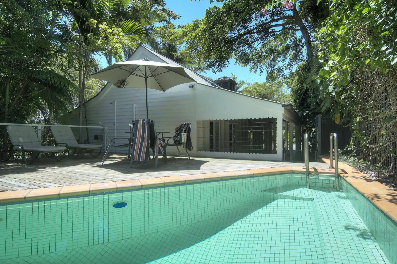 Port Douglas Cottage and Lodge