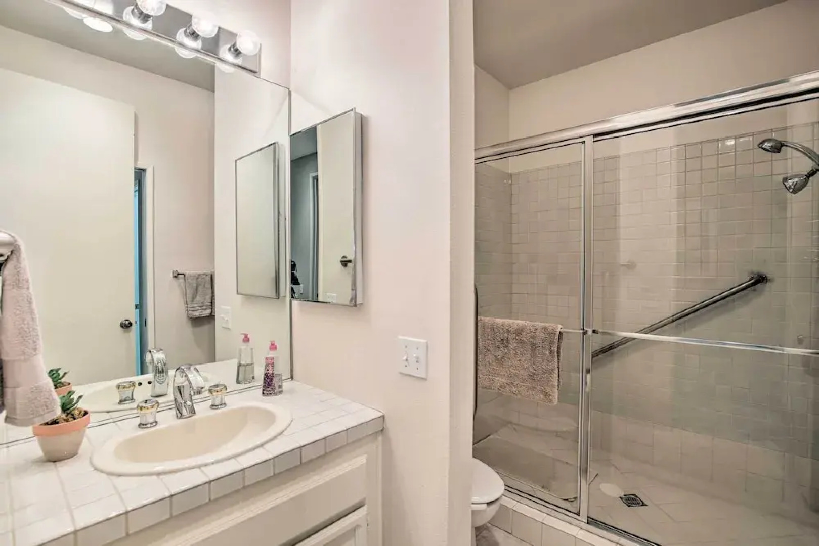 Rancho Mirage Condo w/ Mtn Views + Pool Access