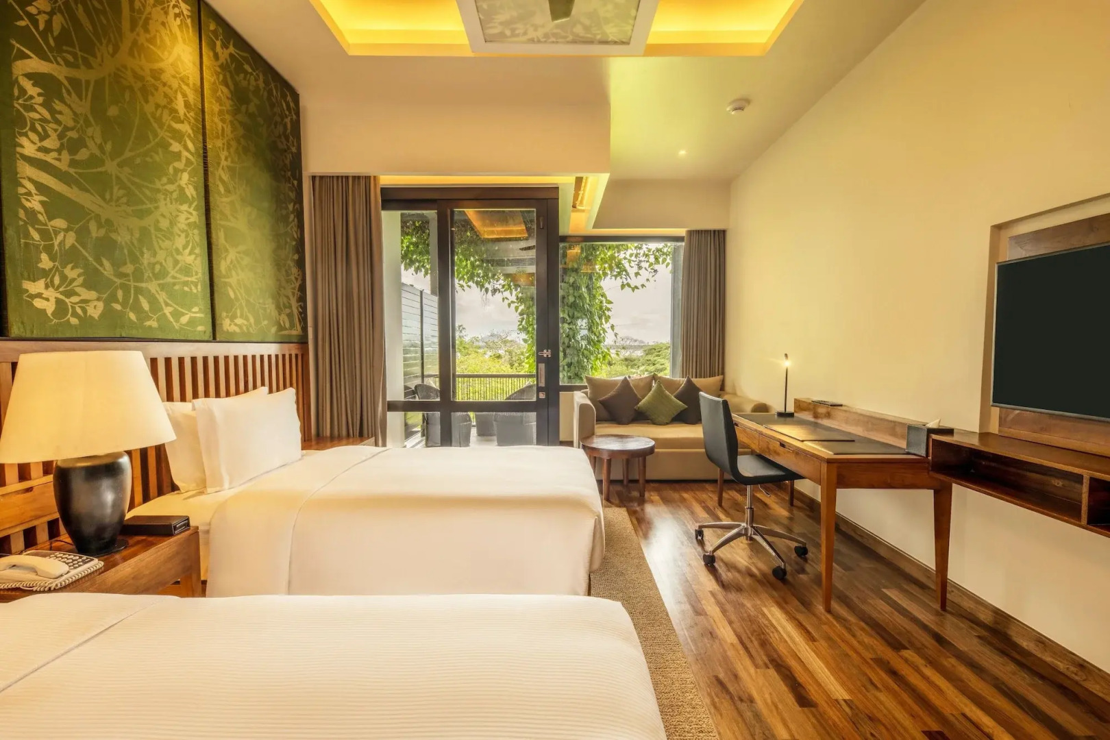 DoubleTree by Hilton Weerawila Rajawarna Resort