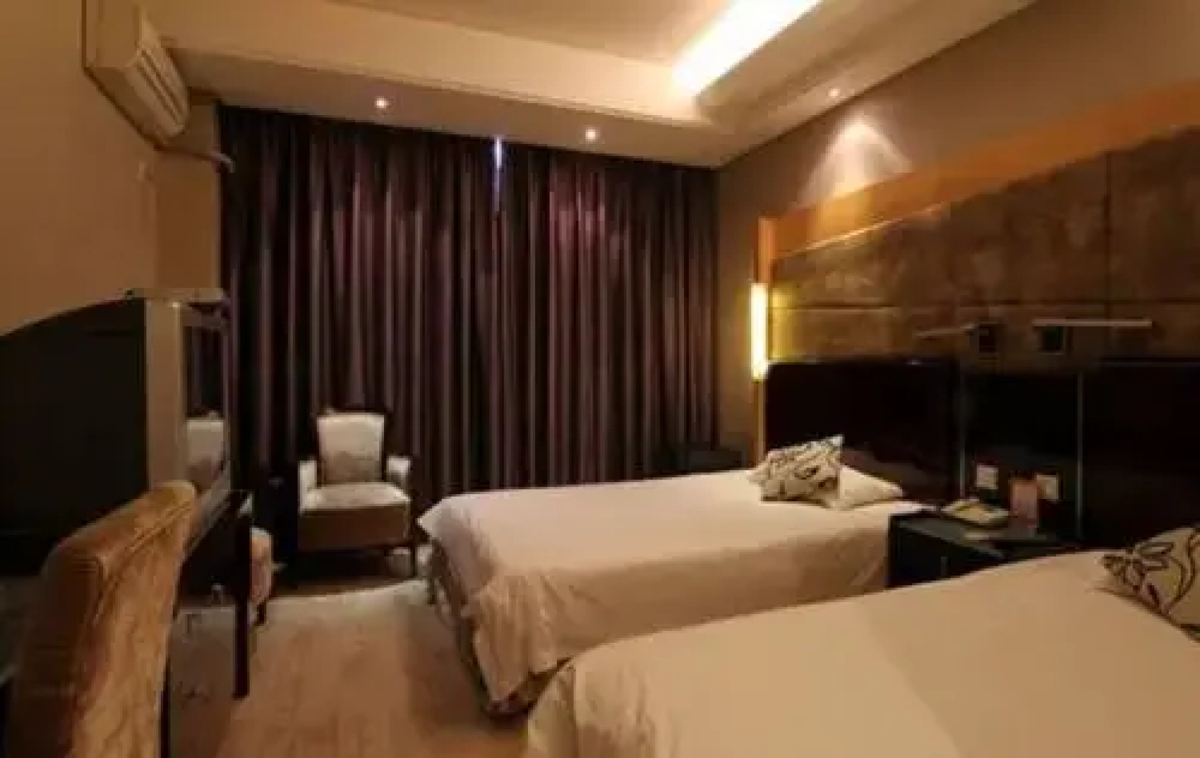 Shiweitian Holiday Hotel