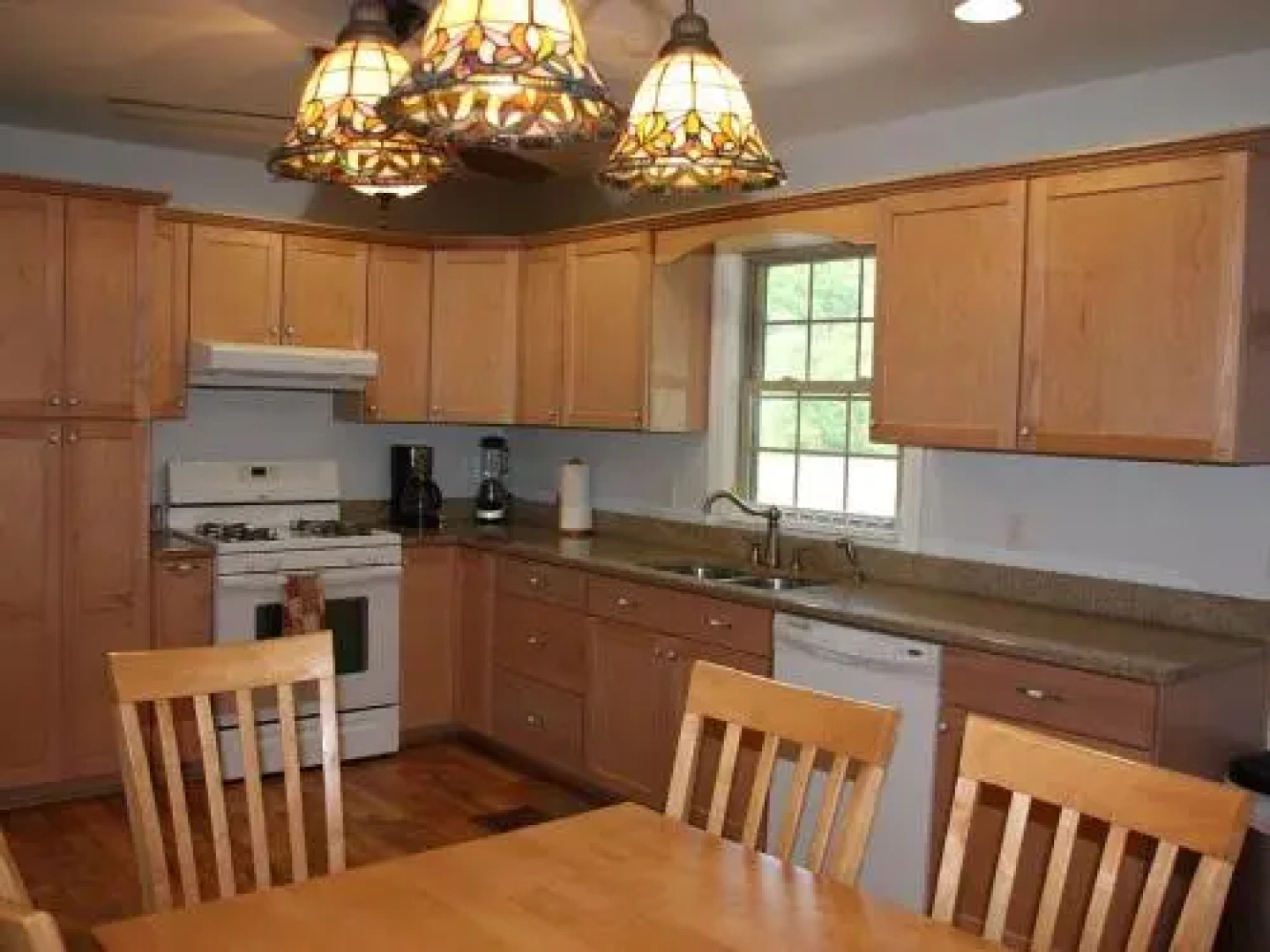 Climbing Bear Creekside Cabin