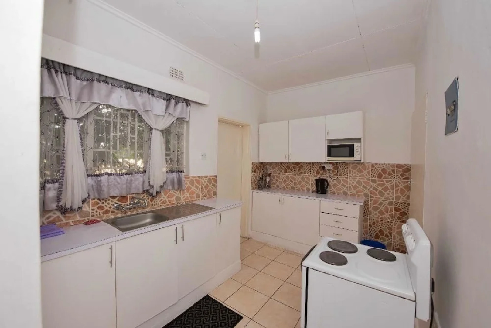 Spendwise Lodge and Apartments