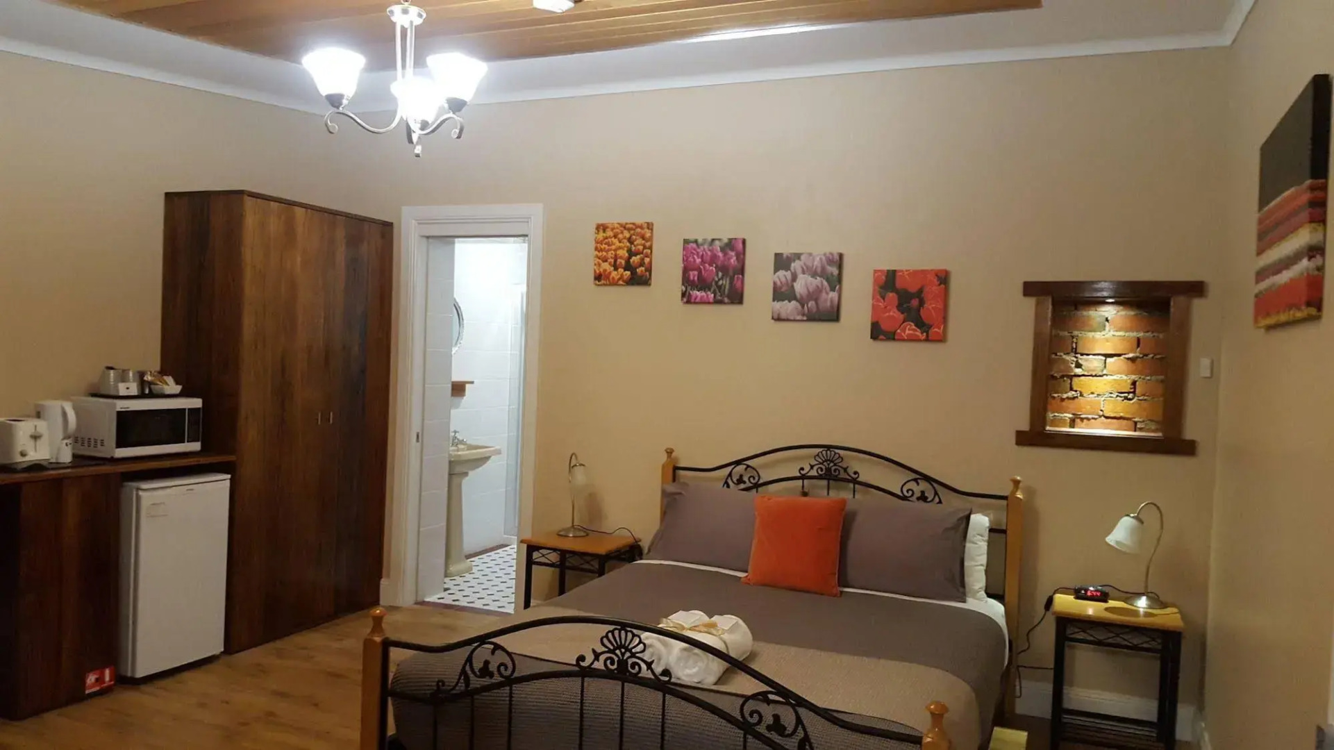 Alexandria Bed & Breakfast