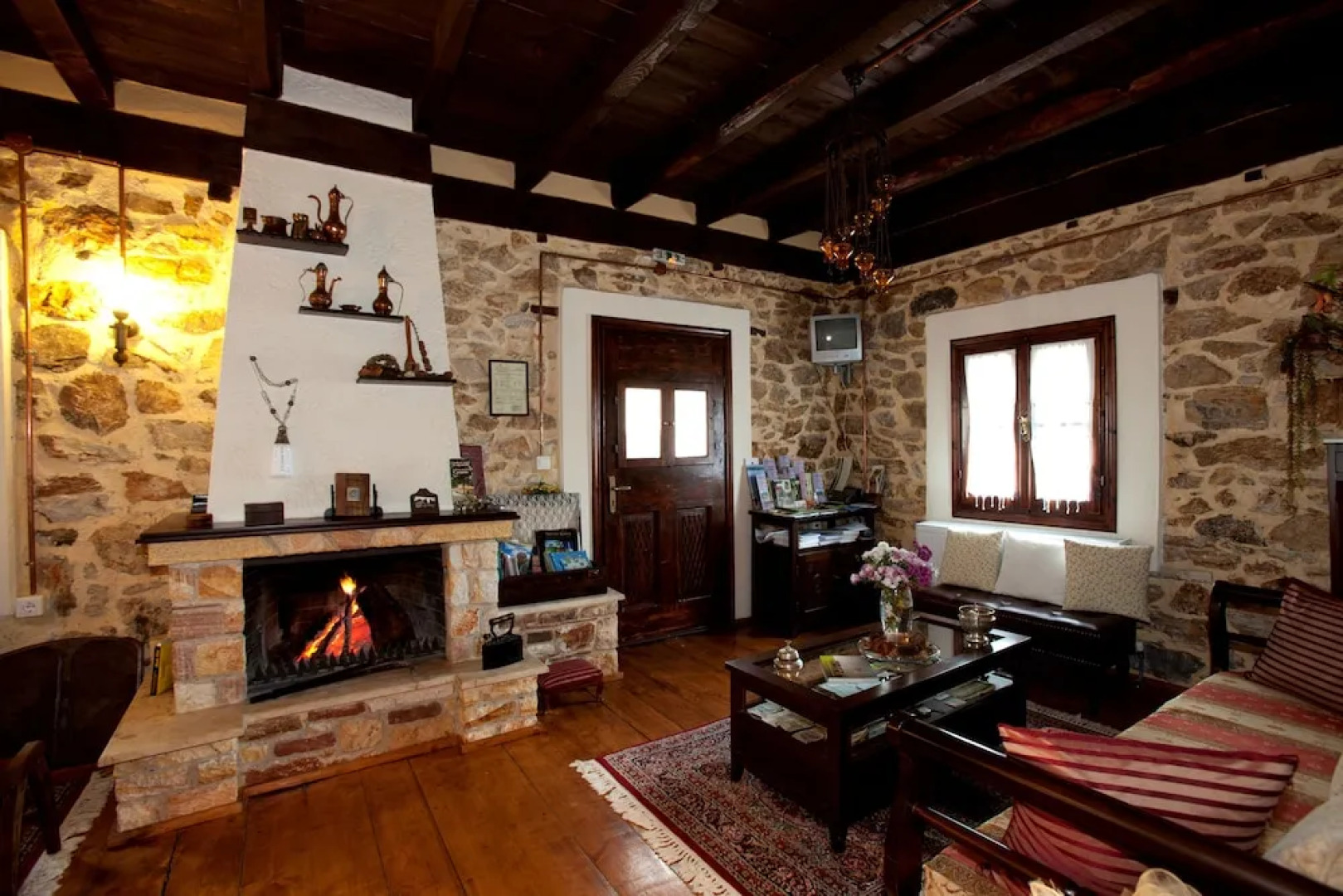 To Archontiko Guest House