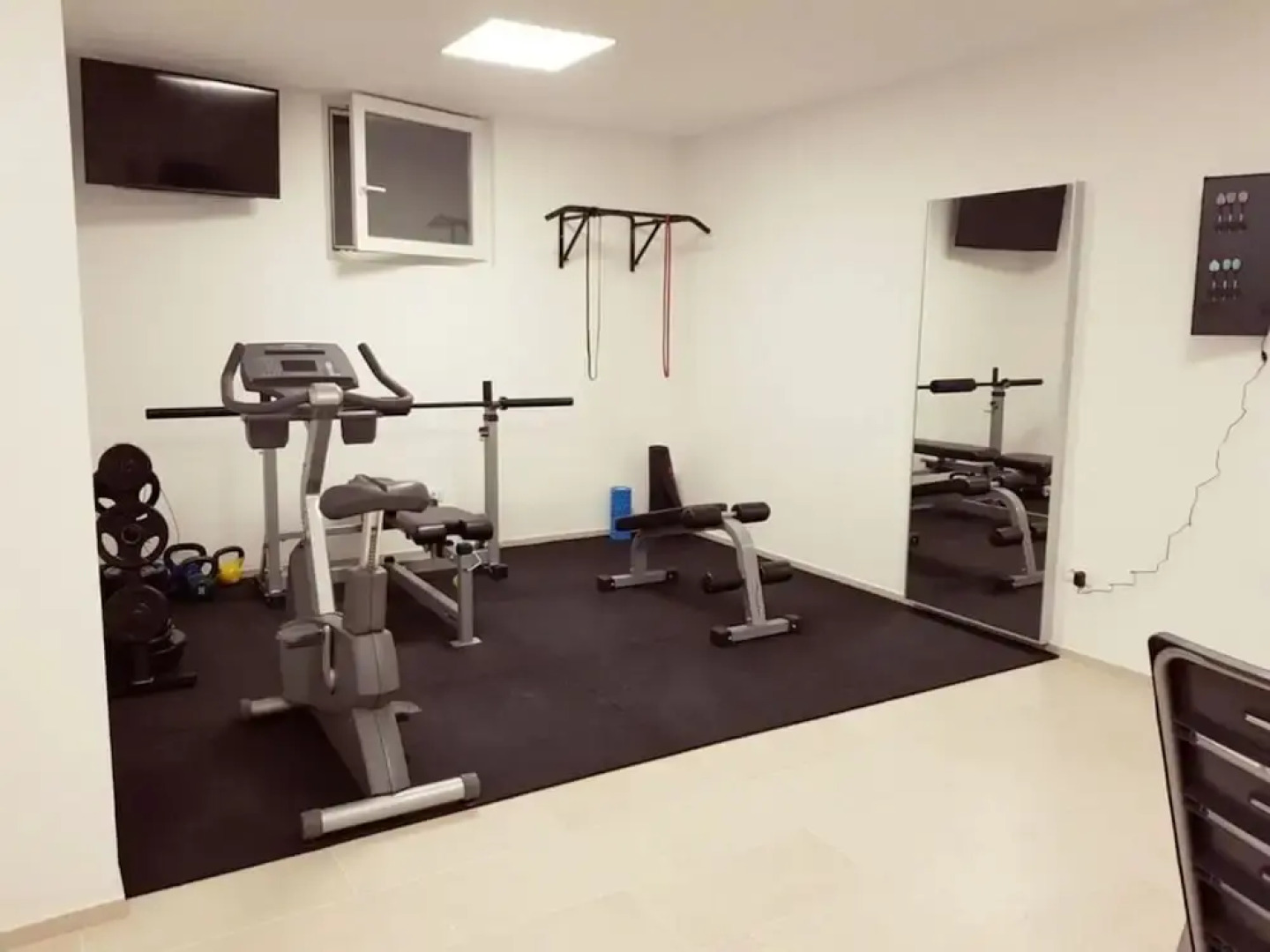 Ema With Pool & Sauna