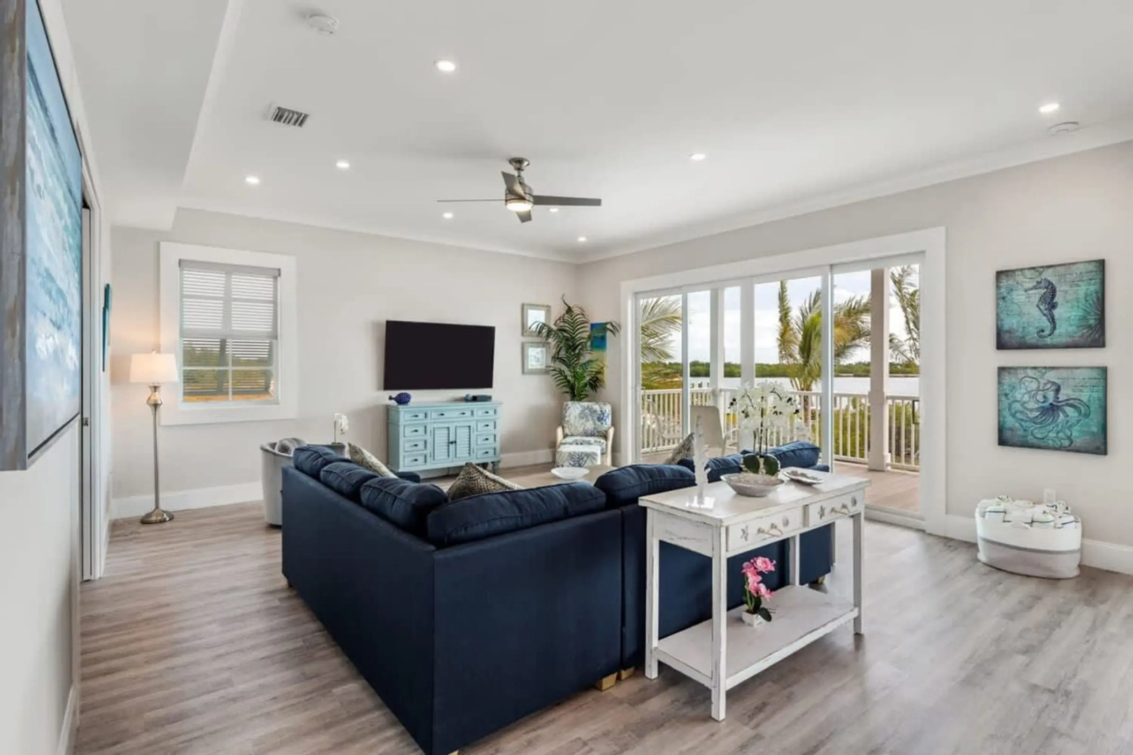 Mastway House by Brightwild Pool Dock