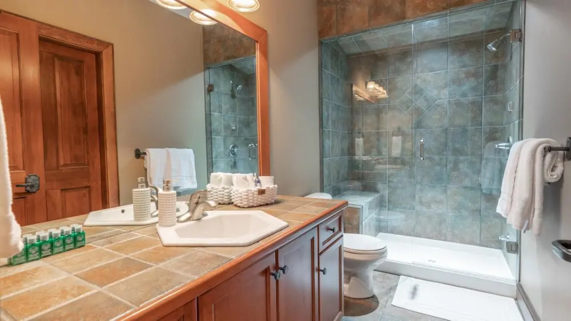 Mountain Time-spacious, Private Hot Tub,great View