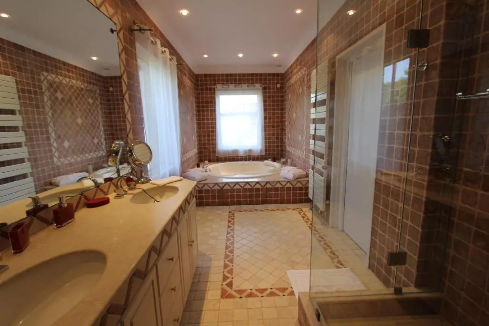 Aux charmes de grasse