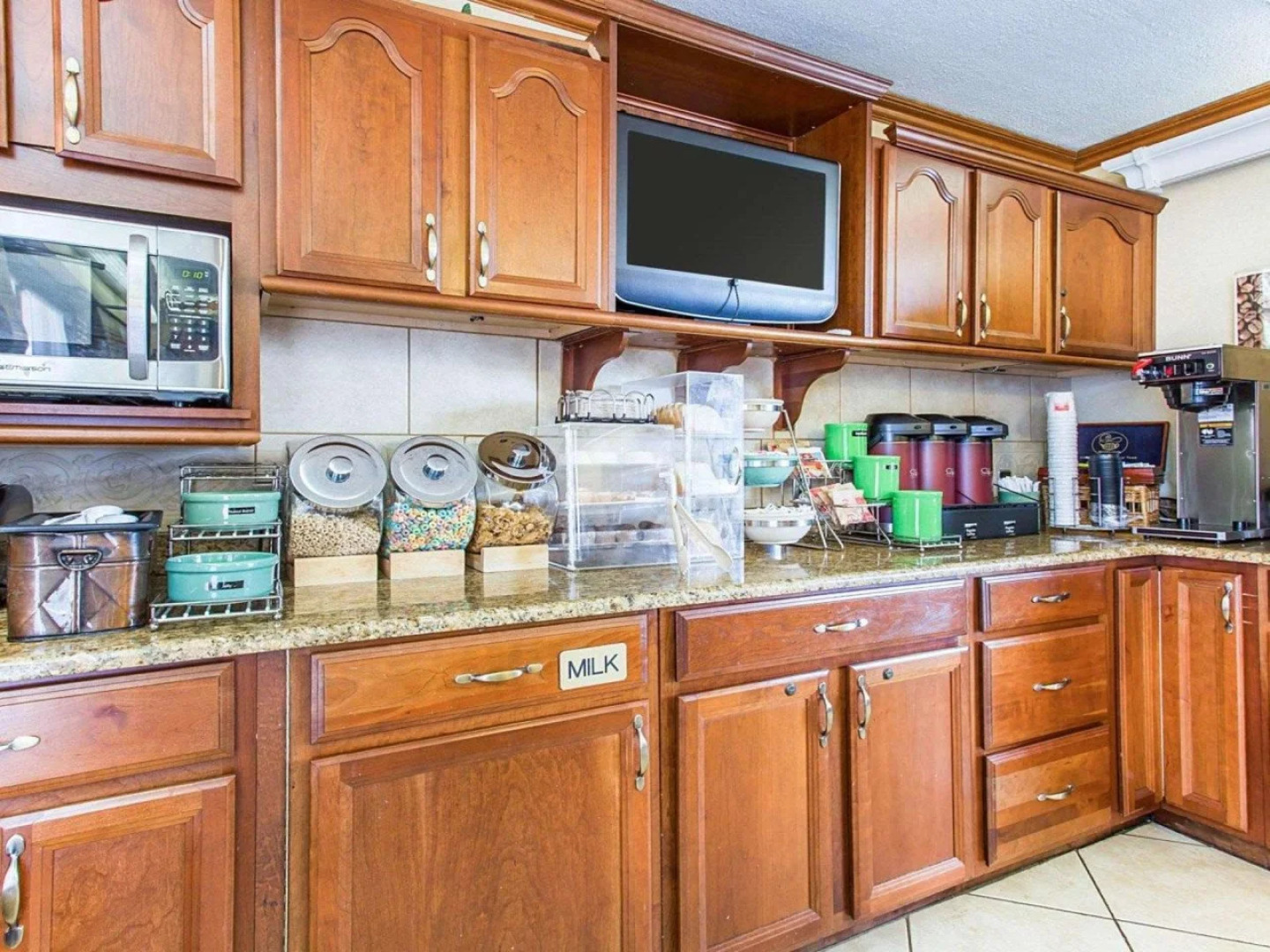 Econo Lodge Inn & Suites Griffin North