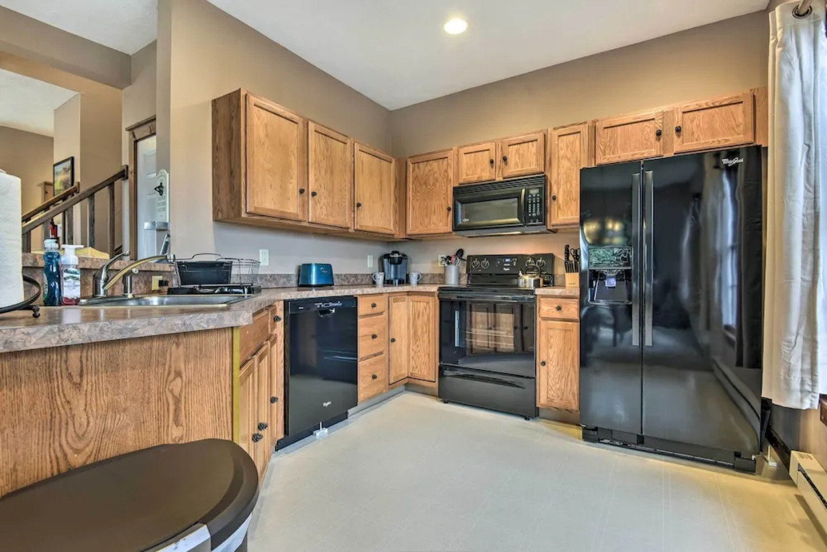 Tannersville Cozy Home w/ Deck, 1 Mi to Camelback!