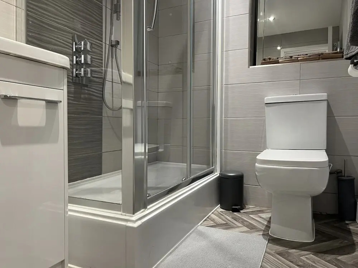 The Broadway Retreat With Parking