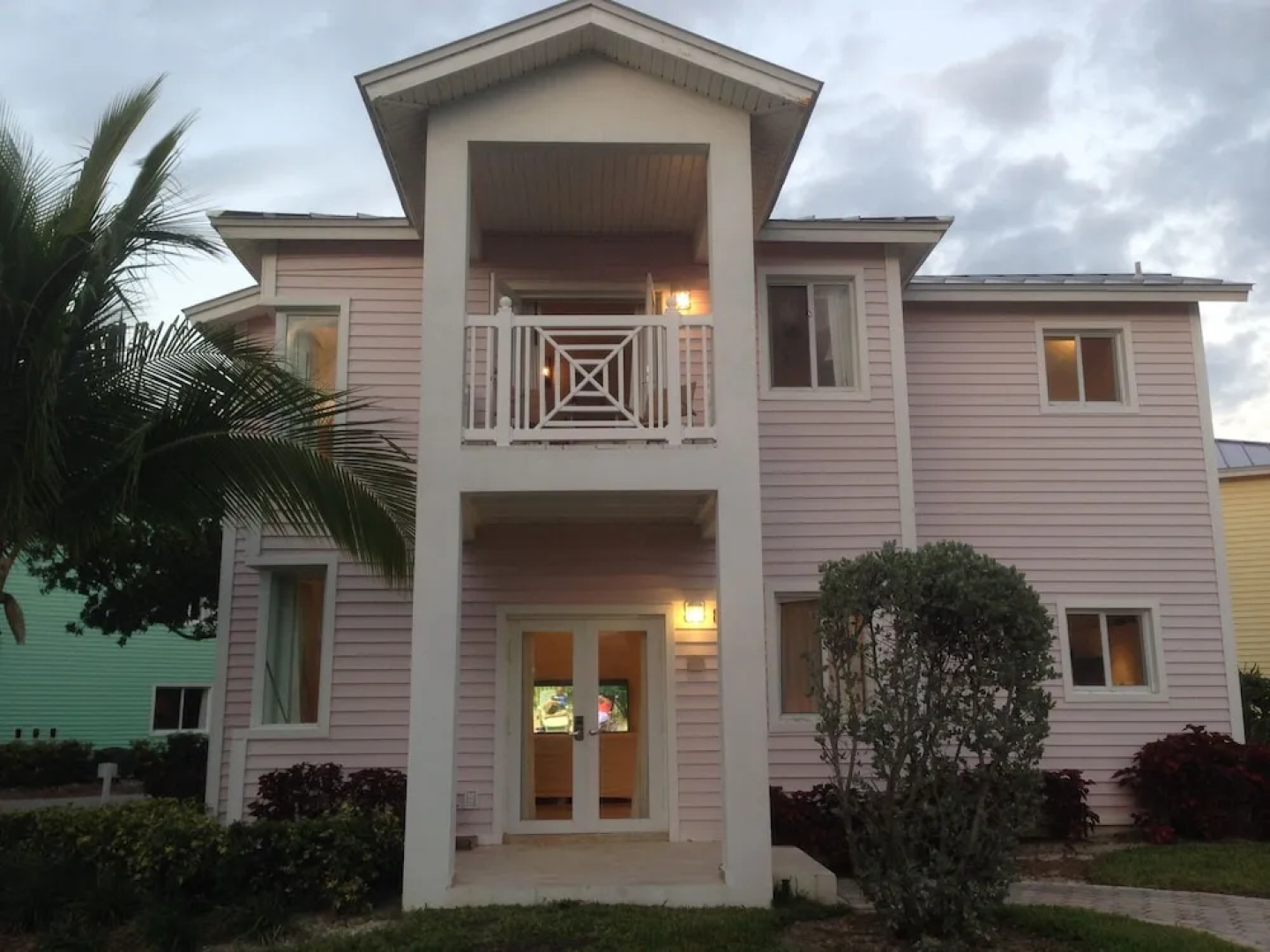 Luxury Custom Villa 210 At Resorts World