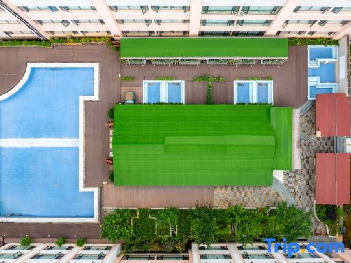 Hometown Lotus Hotel