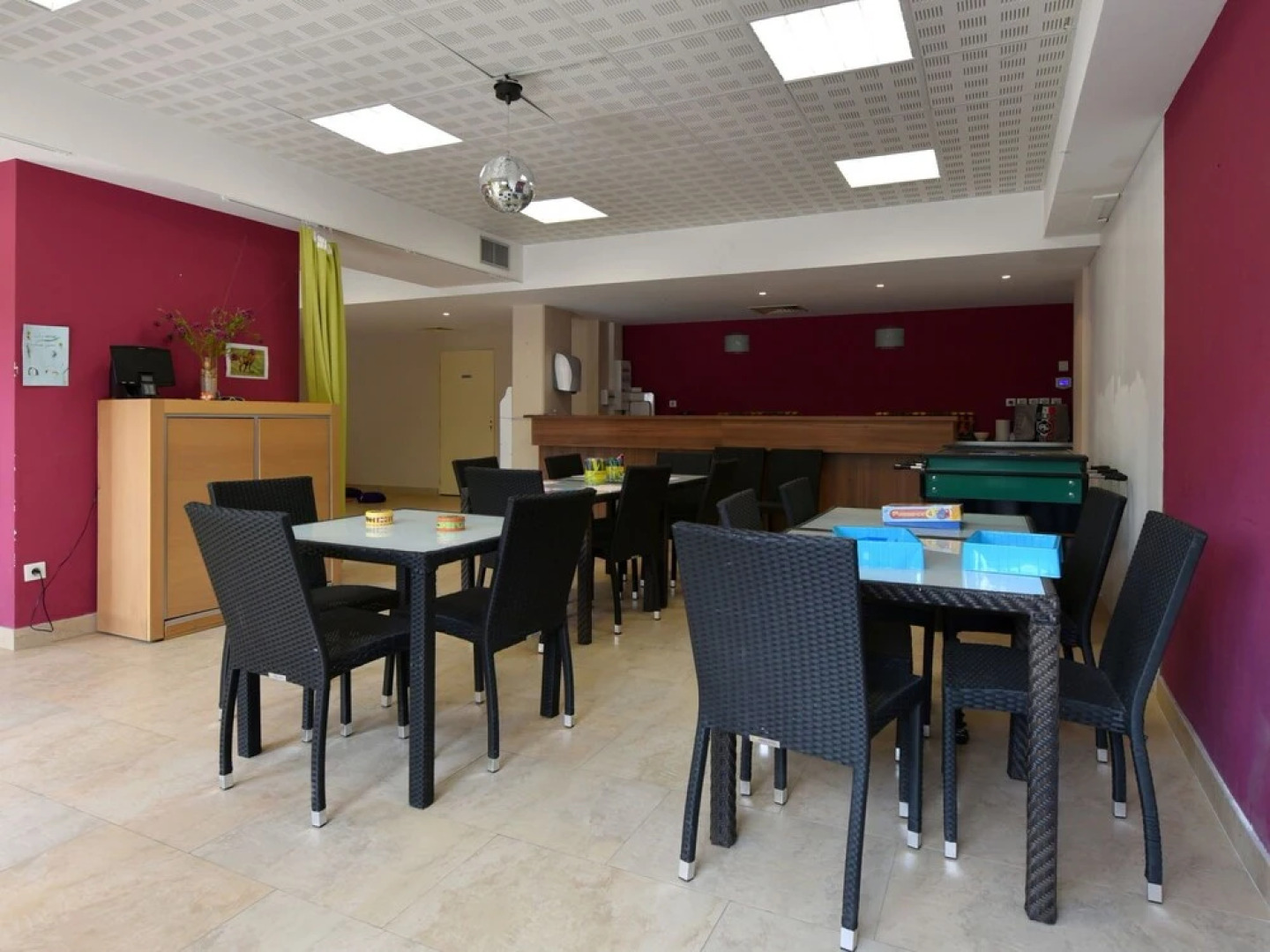 Comfortable Apartment With Balcony 200m From the City Center