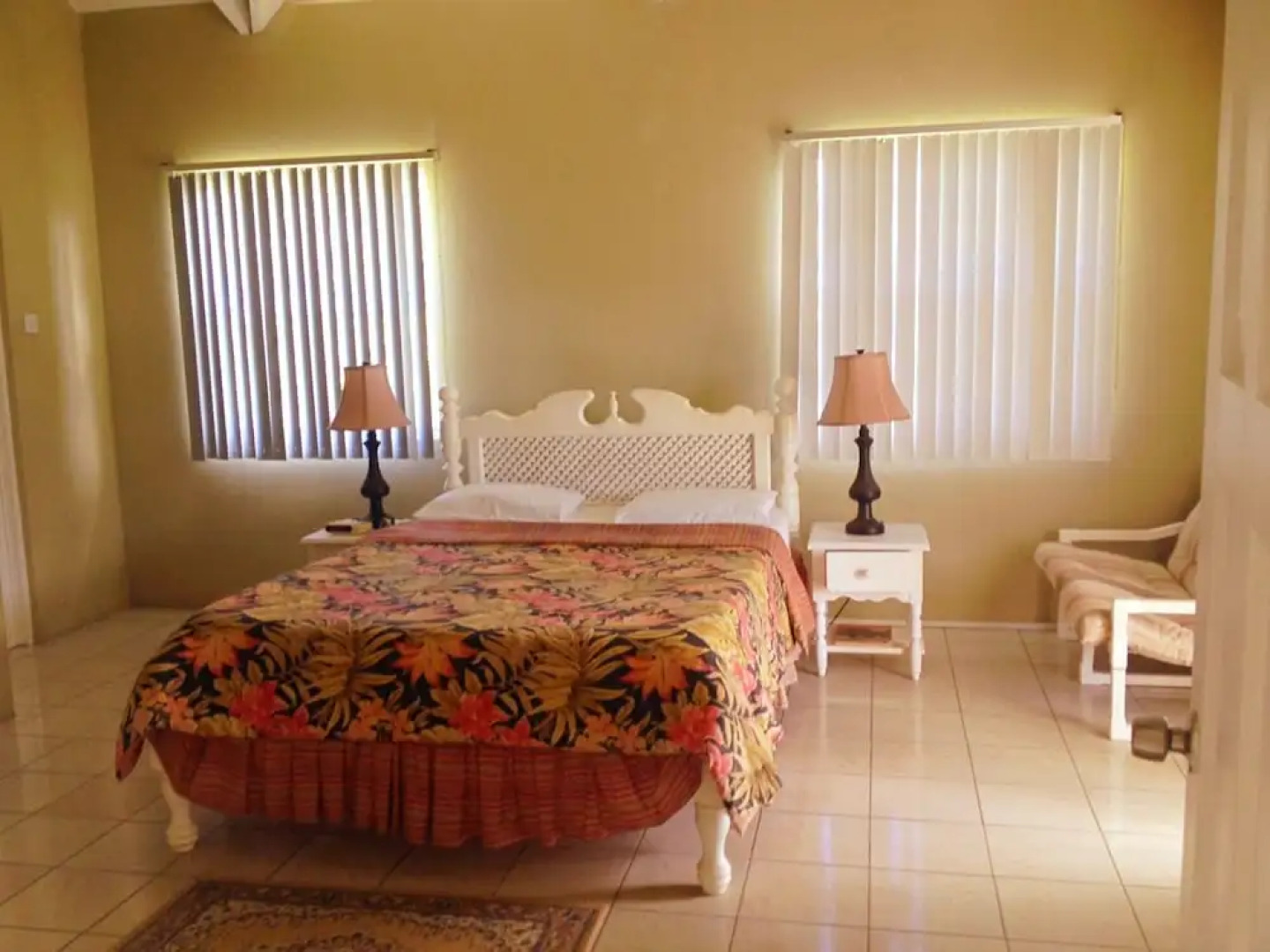 Island inn Apartments