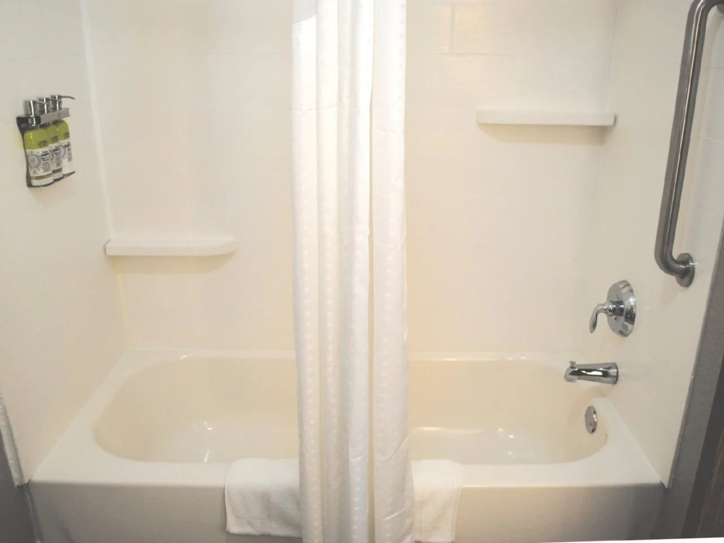 Holiday Inn Express & Suites Columbia City by IHG