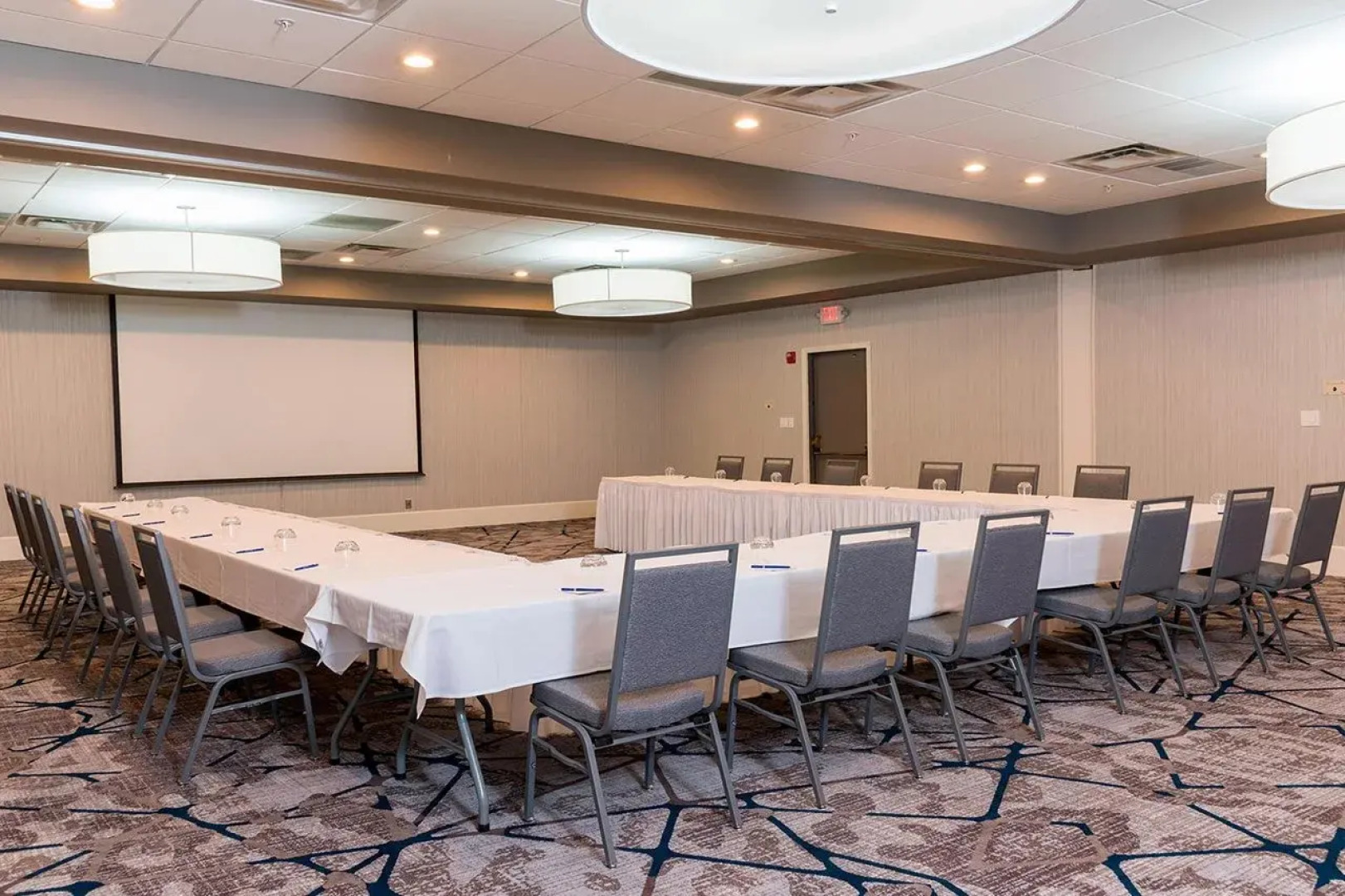 Sonesta Hotel Grand Rapids Airport