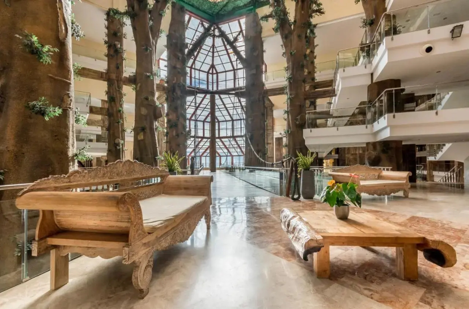 Holiday World Polynesia Hotel