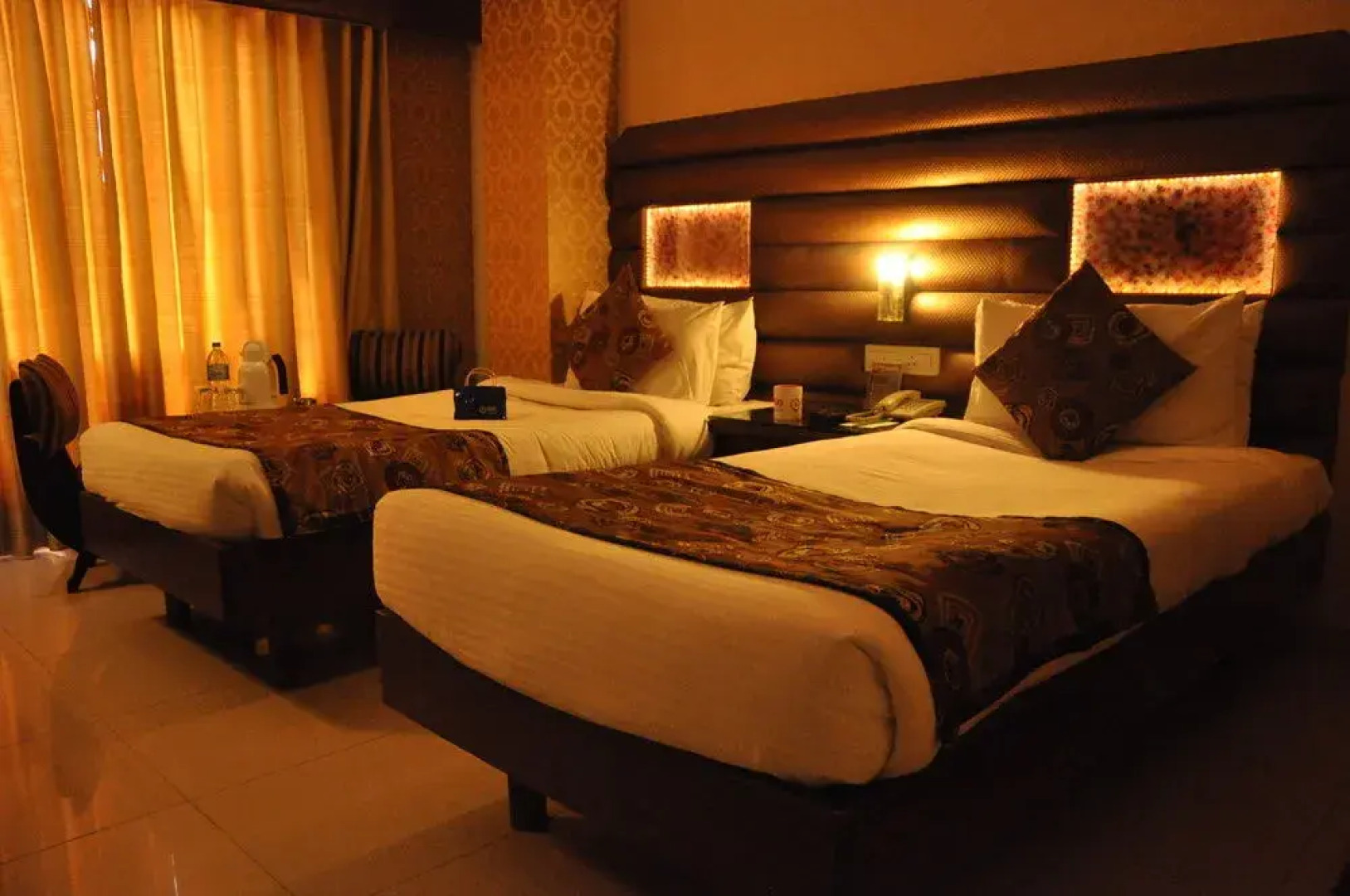 OYO Premium Gwalior City Centre