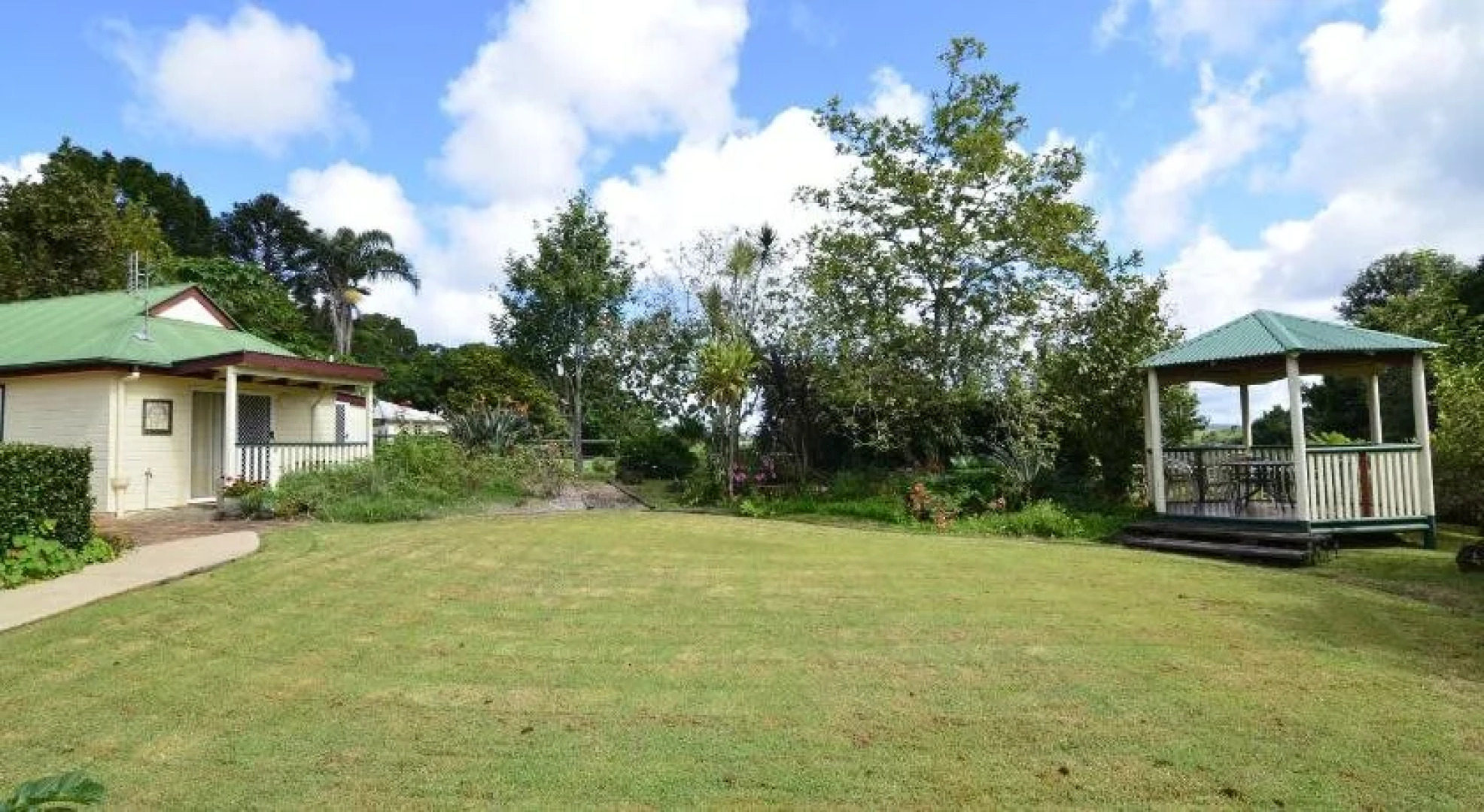 Rosevillehouse Bed & Breakfast