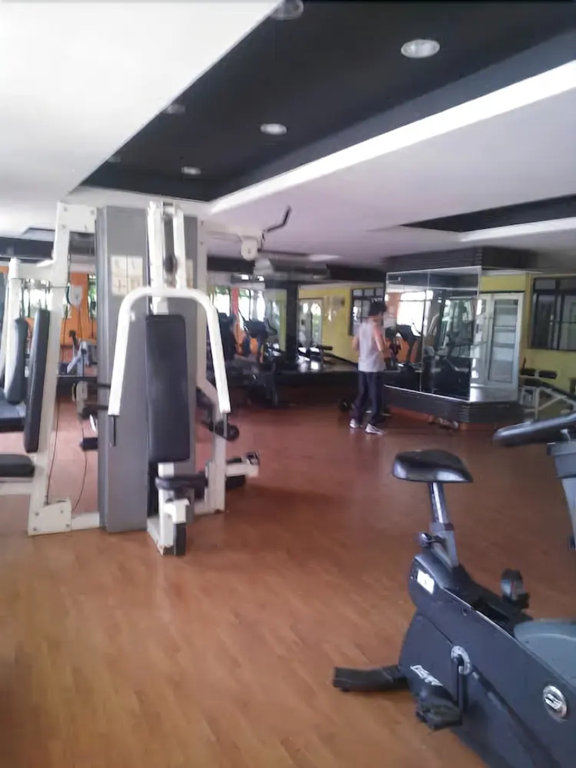 8 O Clock Lodge Condo Bandar Utama