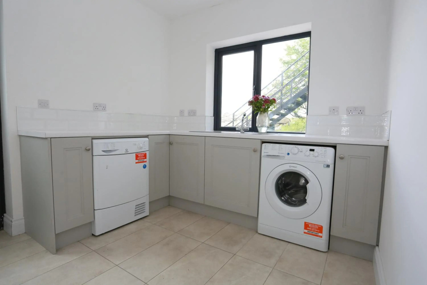 Luxury 6 Bedroom Spiddal Villa, Jacuzzi, Balcony