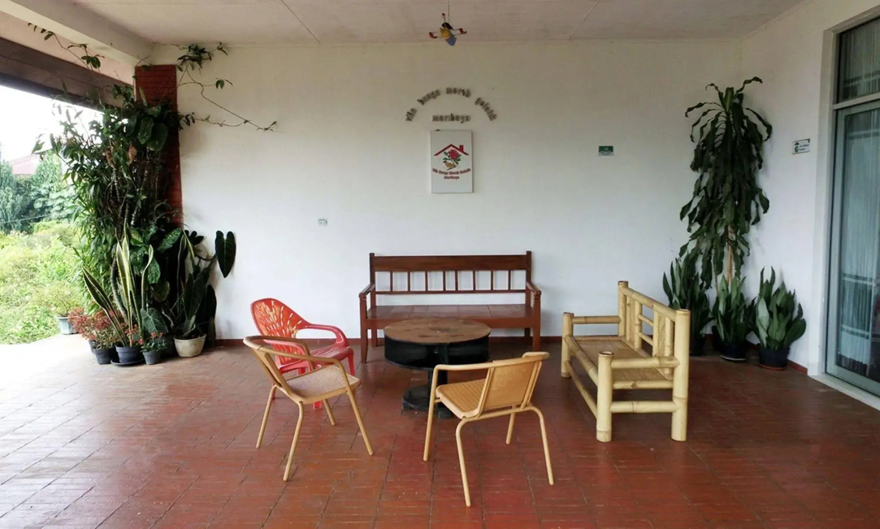 Vila Bunga Merah Gelatik