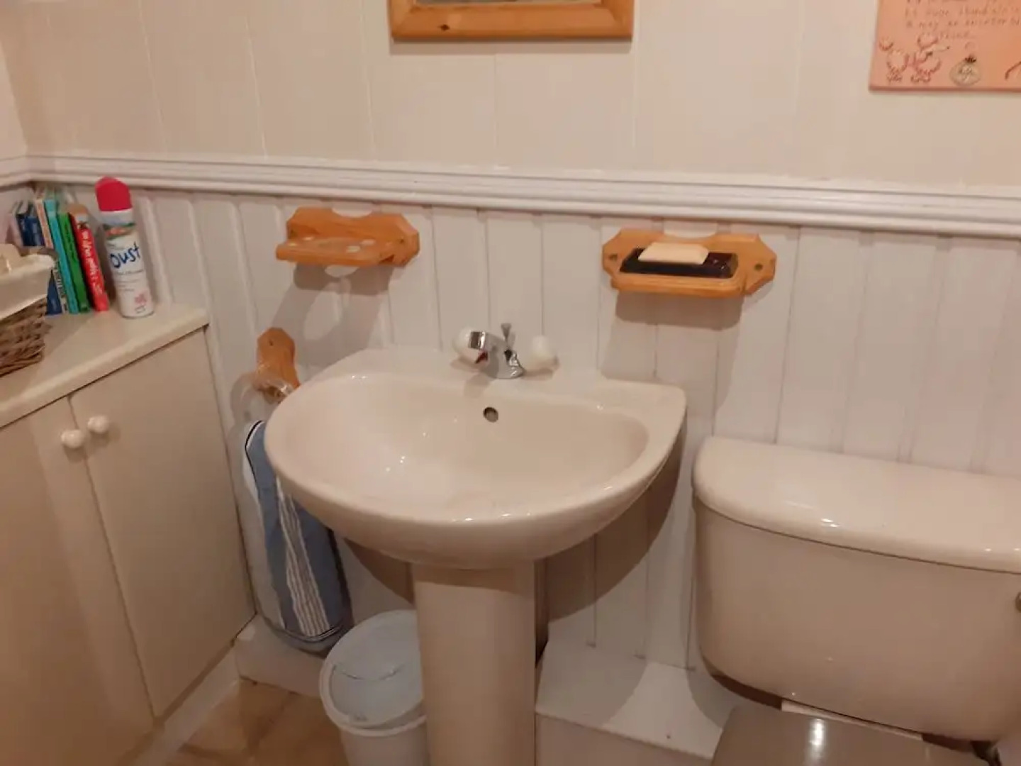 2 Bed Apartment 2 Mins Walk Away From the Beach!