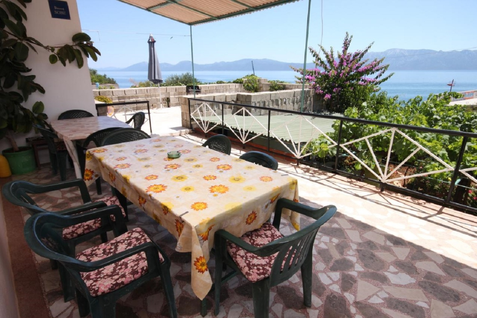 Room Mare - economy rooms: R3 Sucuraj, Island Hvar