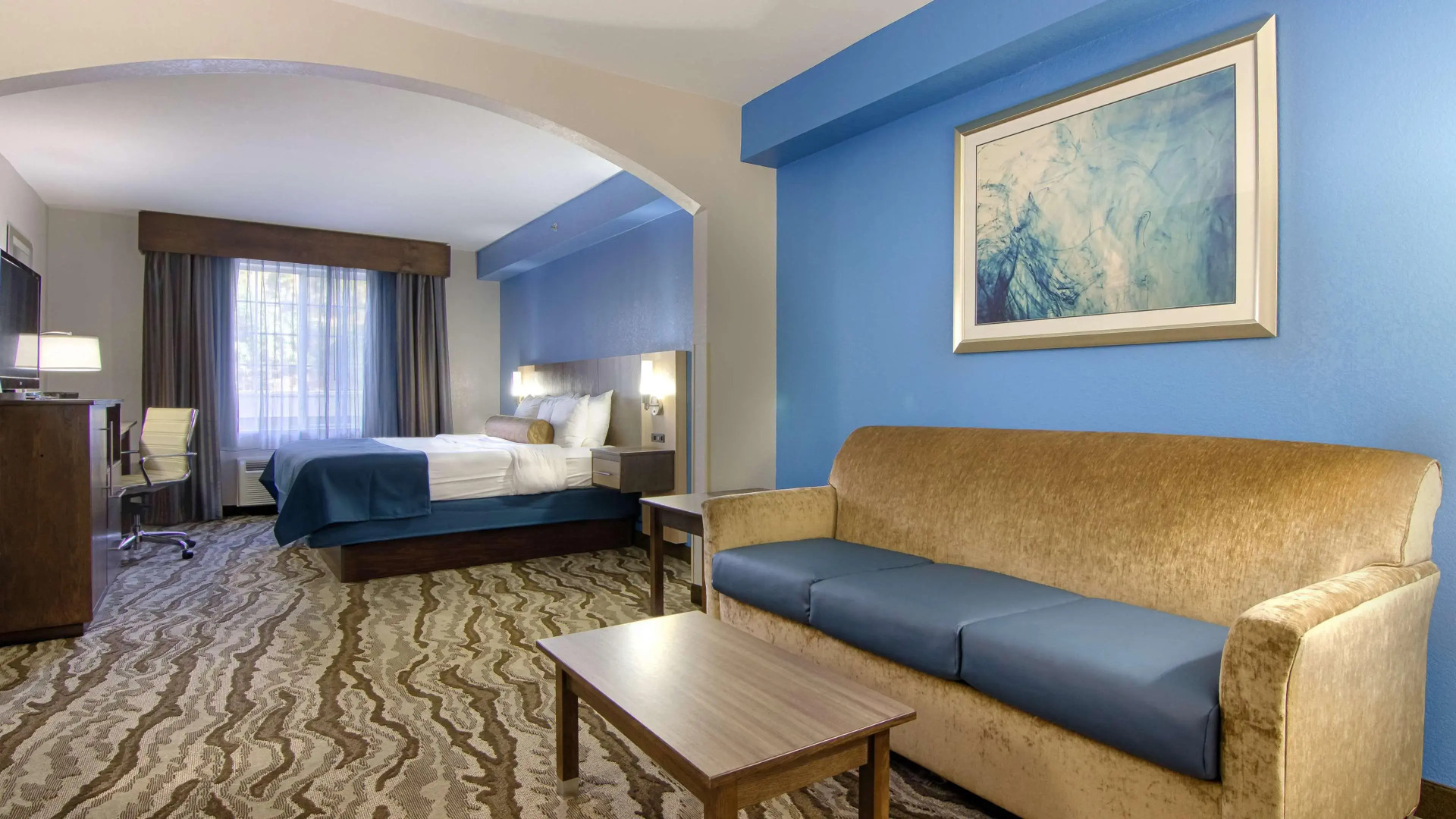 Best Western Plus River Escape Inn & Suites