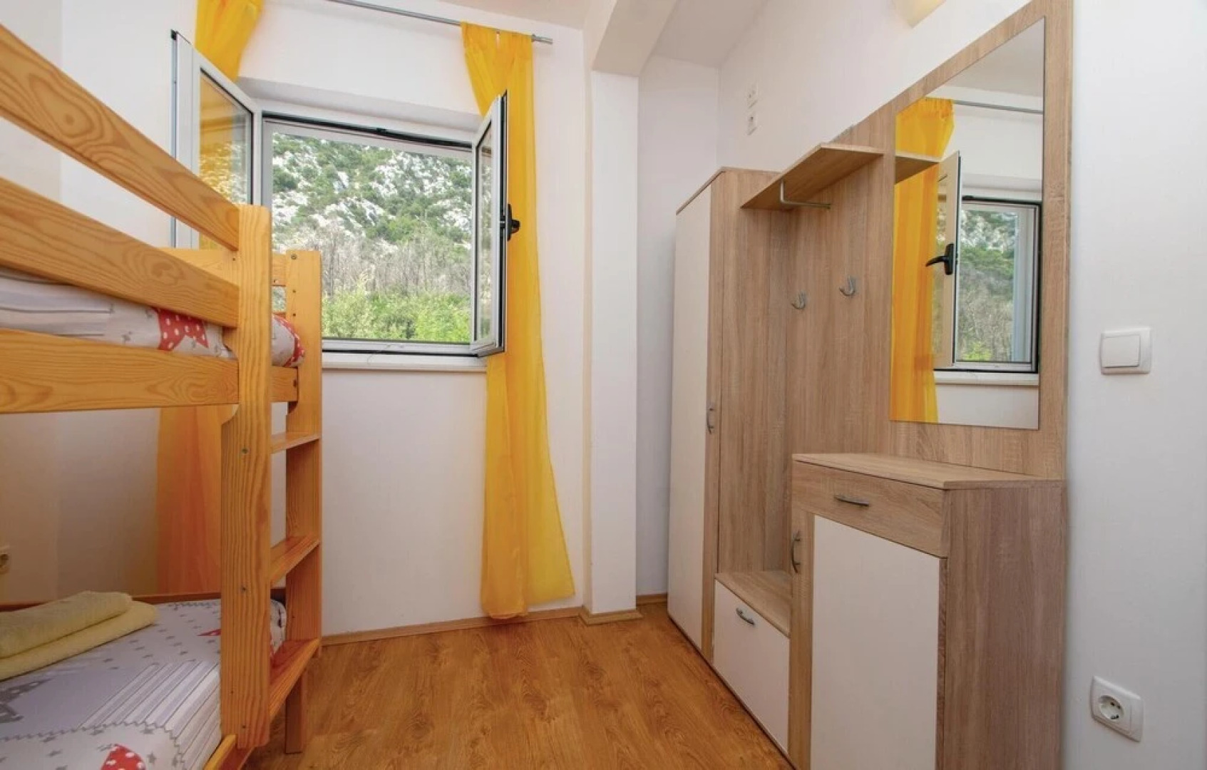 Awesome Home in Trstenik With Wifi and 2 Bedrooms